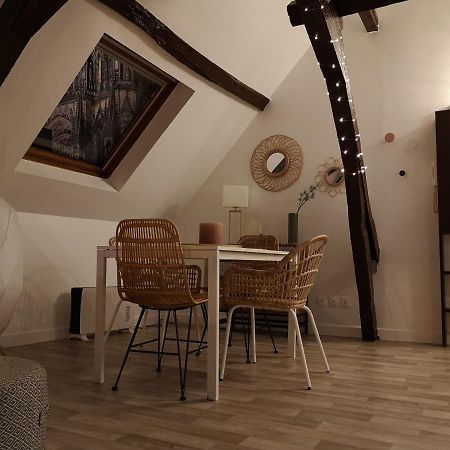 Logement Cosy Renove Au Pied De La Cathedrale Avec Climatisation Reims Exterior photo